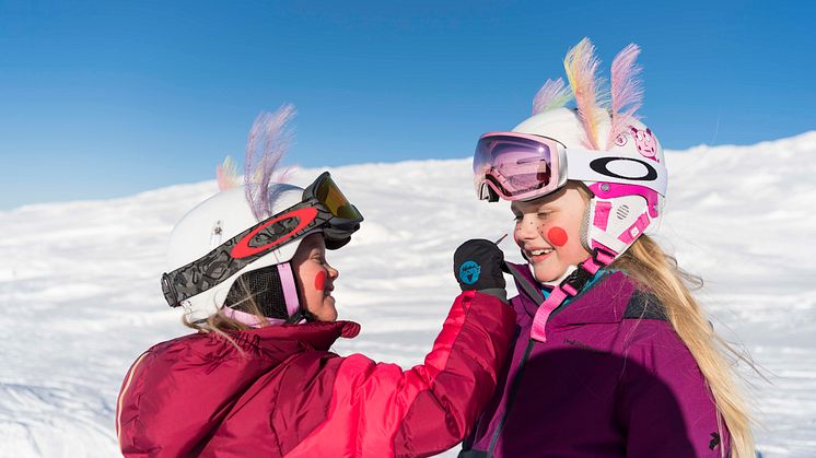 Easter skiing kids