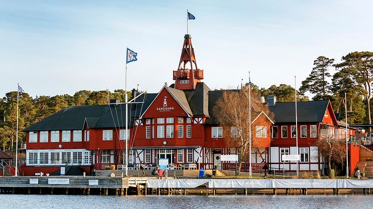 Renovering på Sandhamn Seglarhotell, sedan ett par år tillbaka arbetar man efter en femårsplan för att lyfta standarden såväl exteriört som interiört.