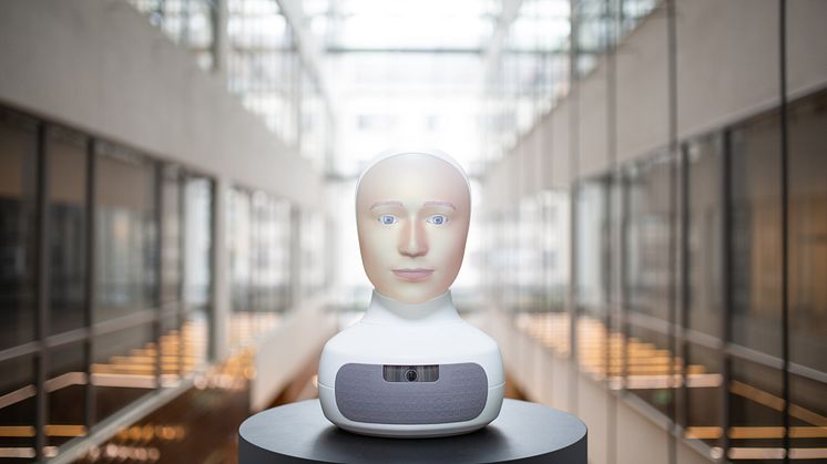 Den sociala roboten Furhat från svenska Furhat Robotics är en av många smarta uppfinningar som besökaren kommer att möta i storsatsningen Robot! på Arbetets museum. Foto: Furhat Robotics.  