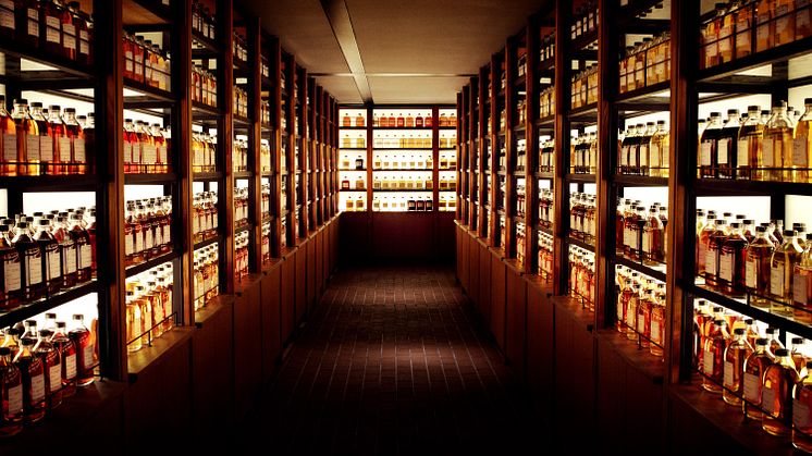 Upptäck The House of Suntorys historia och deras 100-årsjubileum av whiskytillverkning