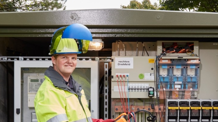  SH Netz: Digitale Ortsnetzstation für sichere Stromversorgung in der Gemeinde Albersdorf