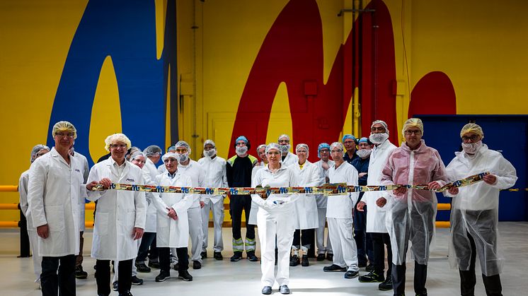 En av världens största produktionslinjer för chokladkakor i gång i Upplands Väsby