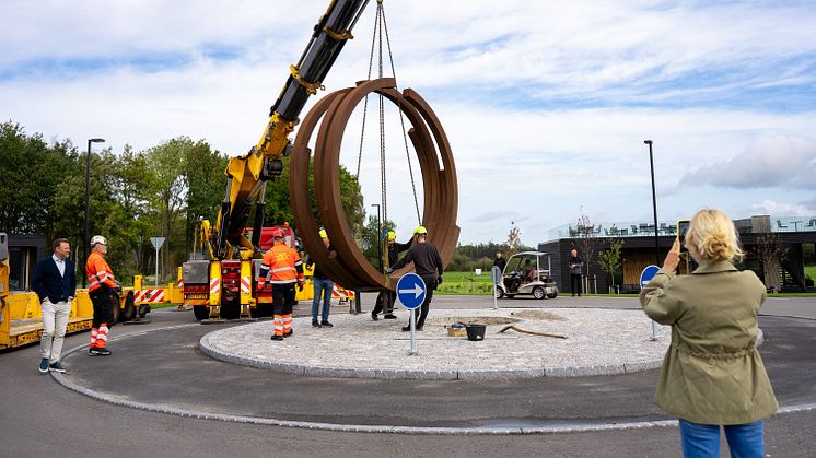 International kunstner sætter prikken over i’et i HimmerLand