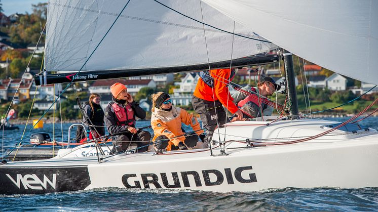 Helene Næss og Marie Rønningen har erfaring fra ligabåten J/70 etter å ha deltatt i seilsportens Mesternes Mester flere ganger. FOTO: Morten Jensen