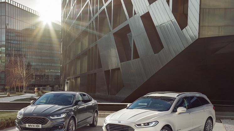 2019FordMondeo-Hybrid_04