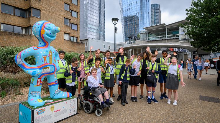 Woodlands Meed School pupils check out the Thameslink-commissioned Morph at Blackfriars station