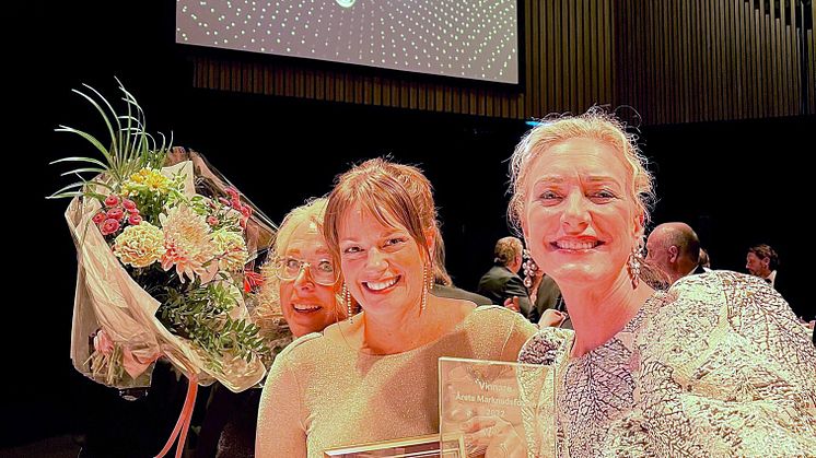 Välas marknadsföringsteam var på plats för att ta emot priset på MiH Guld i Helsingborg. Från vänster: Mia Ljungberg, Anna Rosenberg och Ulrika Nordström.
