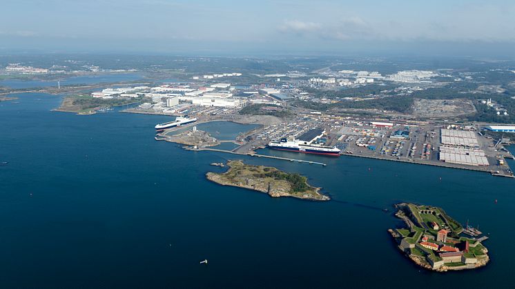 Begonia Seaways och Freesia Seaways vid en av Göteborgs hamns roroterminaler. Det är två av fartygen som bland annat används i trafiken mellan Göteborgs hamn och Storbritannien. Bild: Göteborgs Hamn AB.
