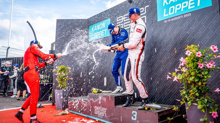 Porsche Denmark Racing styrkede mesterskabsføring på Gelleråsen Arena