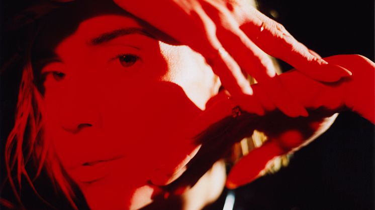 ​Lykke Li släpper singeln ”deep end” + extraspåret ”hard rain” från kommande albumet ”so sad so sexy”