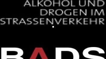 Kiffen und Alkohol kann zum Verlust der Fahrerlaubnis führen 