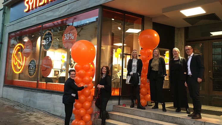 Rekordår för Synsams butiksetableringar. 18 nya butiker under 2019, här öppnas Synsam i Kumla.