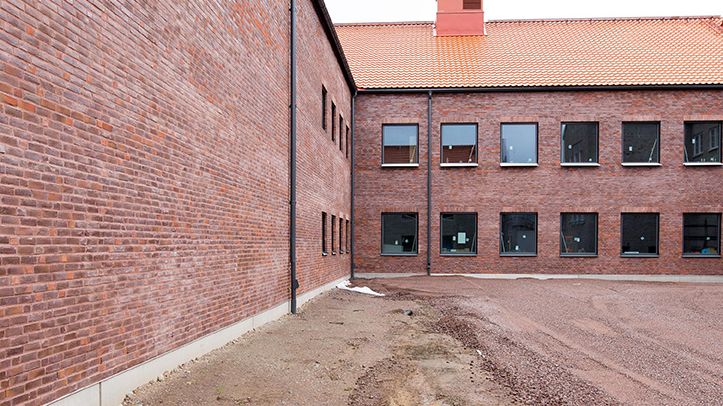 Nova taktegel på den nya rättspsykiatriska kliniken i Vadstena.