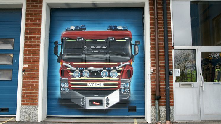 Konstnärer målade på brandstation