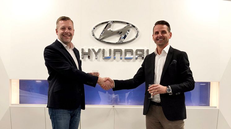 Bengt Larsson, Dealer Development Manager på Hyundai Sverige och Robert Radomski, ägare av Autoklinik i Malmö.
