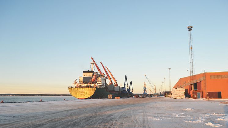 Piteå Hamn fortsätter miljösatsning med LED Mastbelysning