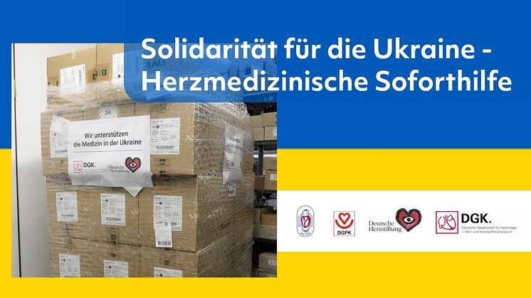 Bereit zum Transport in die Ukraine: Fertig gepackte Palette mit Medizingeräten wie Defibrillatoren, Beatmungsbeutel und Infusionspumpen. 