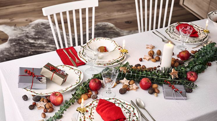 Nostalgic Christmas: the Nora Christmas collection with its playful decor covers the Christmas table in a traditional and cosy way.