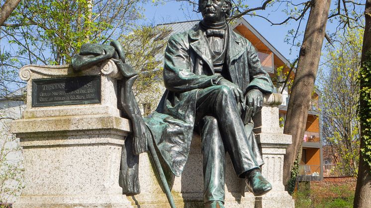 Das Denkmal für den bekannten Sohn der Fontane-Stadt Neuruppin (TMB-Fotoarchiv Steffen Lehmann)