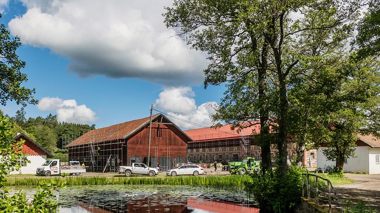 ﻿﻿Berga säteri sätter upp solceller och siktar på att öka självförsörjandegraden av solenergi. ﻿﻿Satsningen genomförs i egen regi med visst stöd från Klimatfond Strängnäs. Foto Lina Östling