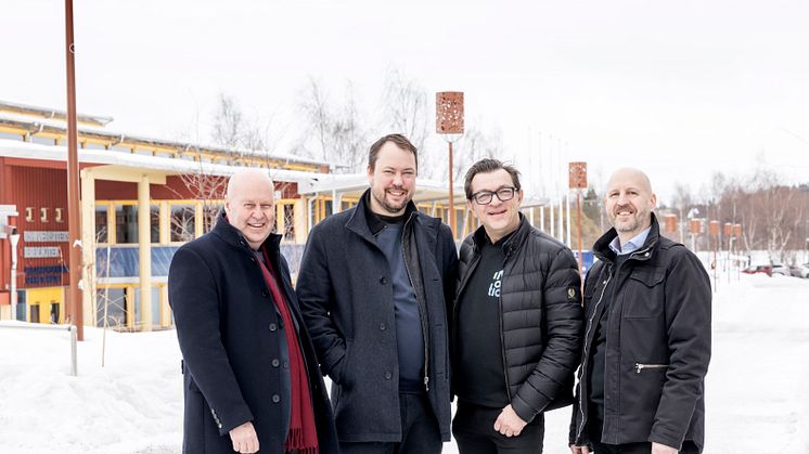 Anders Gustin, Installatörsföretagen, Mikael Risberg, Luleå tekniska universitet, Johnny Petré, Installatörsföretagen och Johan Larsson, Luleå tekniska universitet. Titlar se pressmeddelandet längst ner. Foto: Tomas Bergman.