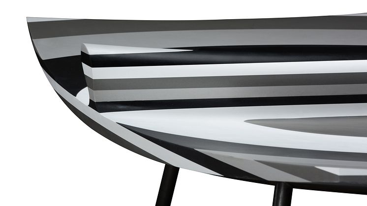 “10 LAYERS” är ett skulpturerat pingisbord utav Silestone®.