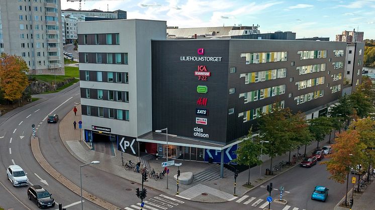 Liljeholmstorget Galleria som har ett nittiotal butiker skyddas av fem SecuriFire brandlarmcentraler.