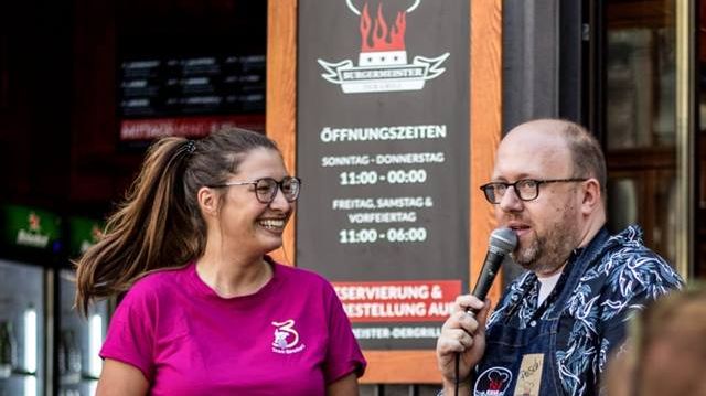 Burger-Wettessen für Bärenherz: „Burgermeister“ spendet Startgebühren dem Kinderhospiz
