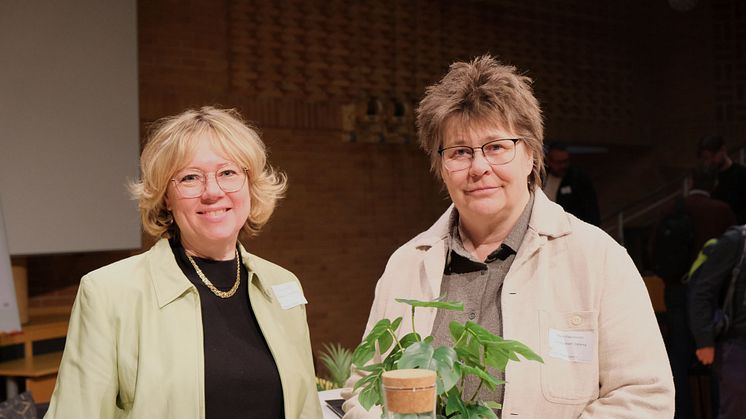 Landshövding Helena Höij och Marit Ragnarsson, processledare på Länsstyrelsen i Dalarnas län under konferensen. 