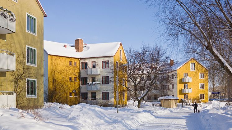 Ny hyra 2024 för ÖBOs hyresgäster. På bilden ett vintrigt Rosta, ÖBO allra första bostadsområde.