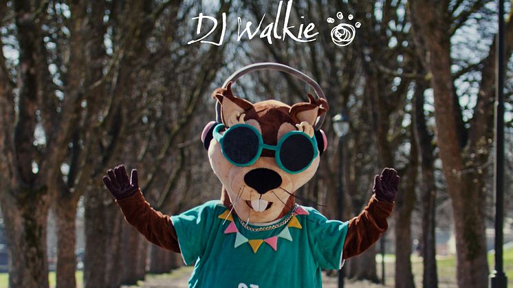 DJ Walkie har også spilt inn musikkvideo til «Når du smiler» i Frognerparken. 