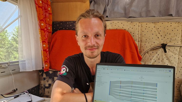 Kristoffer Sandås läser molekylär bioinformatik på Högskolan i Skövde. Med sitt examensarbete inom biologiskt försvar utvecklade han ett dataprogram åt Totalförsvarets forskningsinstitut.