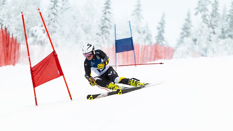 Sundsvalls SLKs Lucas Kongsholm under Svenska Spel Alpine Elite Tour i Klövsjö i december 2021. Foto: Ski Team Sweden Alpine