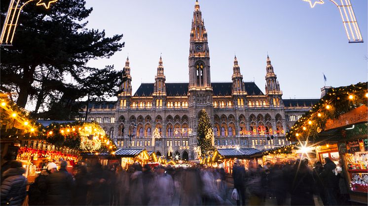 Julestemning i historiske omgivelser i Wien.