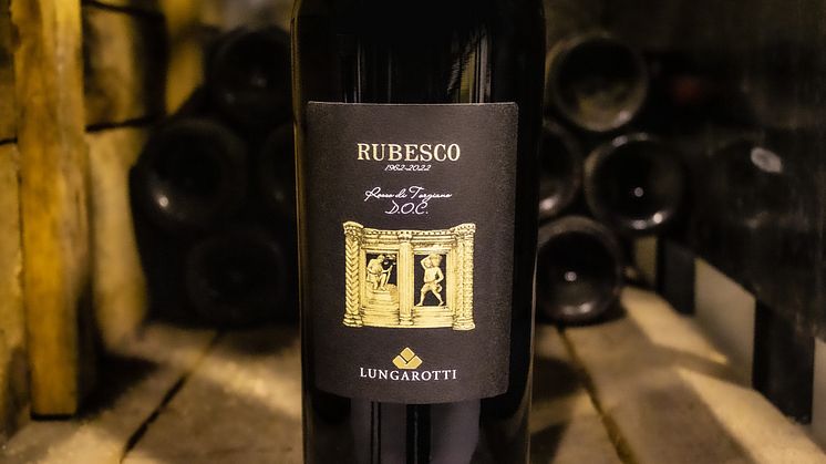 I samband med att Lungarotti firar 60 år som vinproducent släpper de en begränsad upplaga av Rubesco 2019 i Magnumflaska