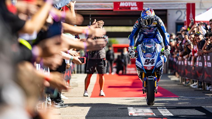 WorldSBK:レース1で2位を獲得、ランキングではトップに37ポイント差で2位につける#54 T・ラズガットリオグル