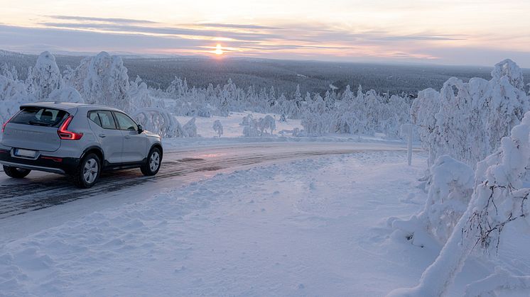 HVORDAN KJØRE TRYGT OG KOMFORTABELT OM VINTEREN: TIPS FOR SAFE WINTER DRIVING