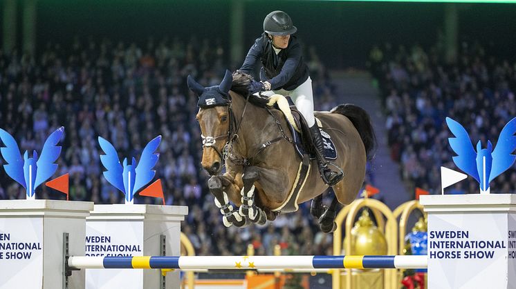 Petronella Andersson and Odina van Klapscheut delivered a home win in front of the Swedish audience in Friends Arena. Photo credit: Roland Thunholm/SIHS
