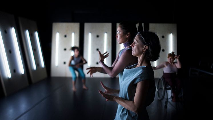 Dansare; Jannine Rivel, Emilia Wärff, Stine Marcinkowski, Nasreen Aljanabi Larsson. Fotograf José Figueroa