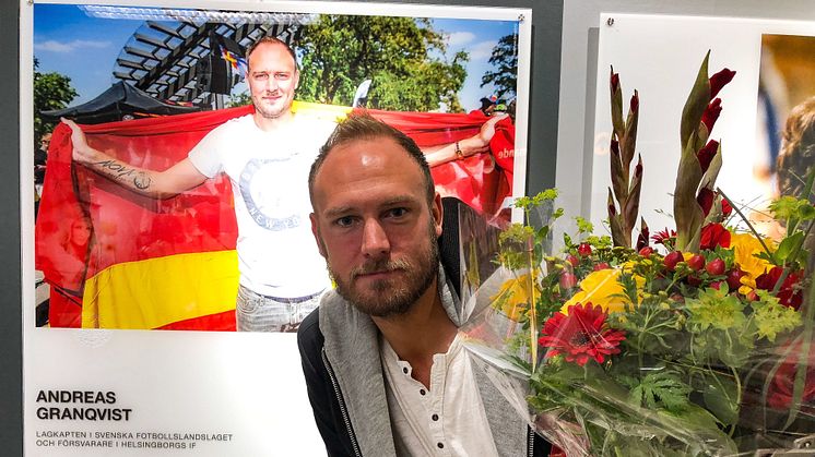 Andreas Granqvist has his portrait unveiled at Malmö Airport. Photo: Kvällsposten.