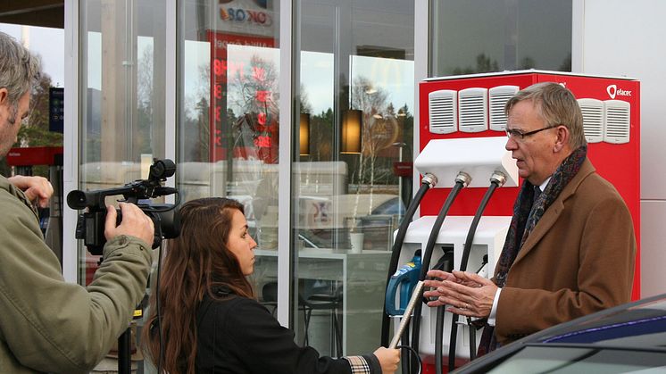 GAROs snabbladdare på OKQ8s nya framtidsstation