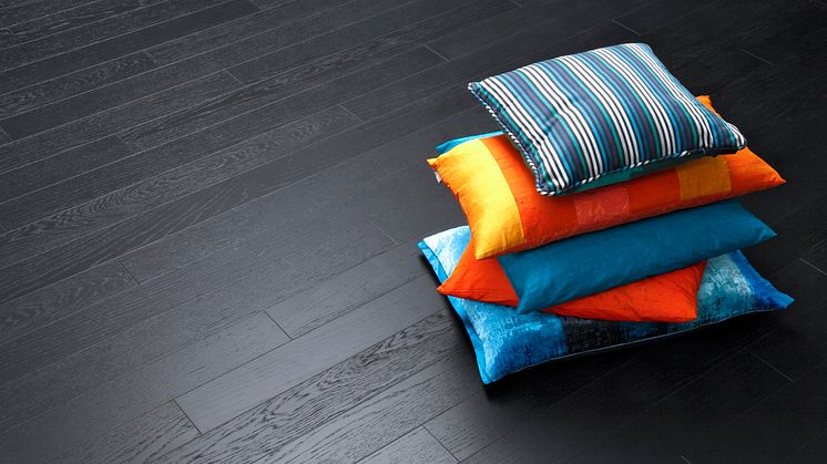 Skapa en elegant och lyxig känsla i hemmet med svarta golv