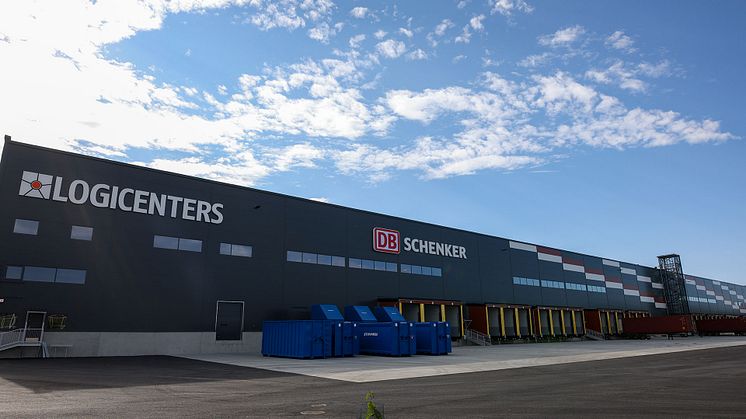 DB Schenkers nya lager i Ilvesvuori använder bland annat geotermisk värme och energi som produceras av egna solpaneler (300 kWp).