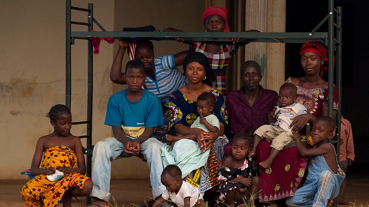 Katastrofhjälp äntligen framme hos barnen i Abidjan i Elfenbenskusten