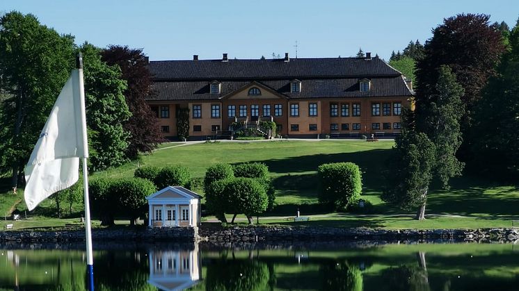 PÅ OSLO GOLFKLUBB ved Bogstad Gård i Oslo.