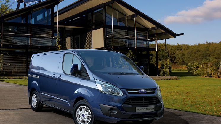 Ny Ford Transit Custom gir mer eleganse og funksjonalitet til klassen for 1-tonns varebiler 