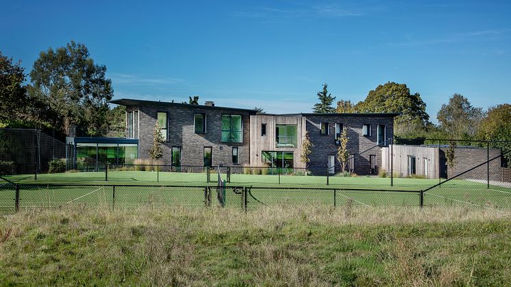 Familienhaus mit Kebony Fassade und außergewöhnlicher Architektur