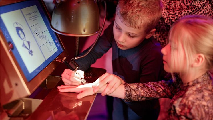 (Foto Astrid Rasmussen) I vinterferien kan små og store landkrabber få  svedige sømandstusser i tattoosalonen. Lær også at bande som en sømand og gå på opdagelse på museet. 