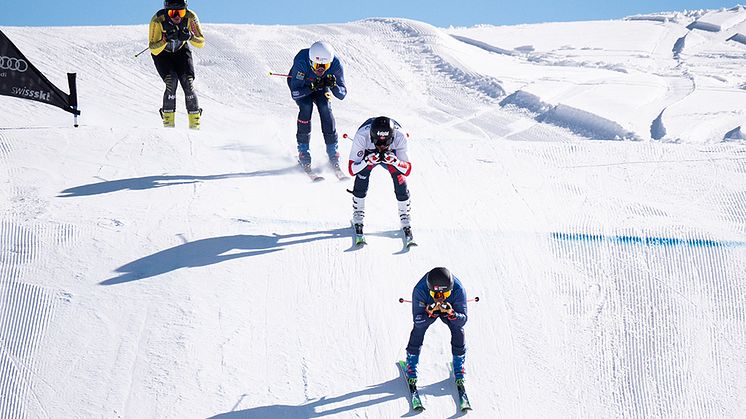 Träning med Ski Team Sweden Skicross i Saas Fee. Foto: Ski Team Sweden Skicross