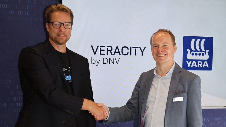 From left to right: Mikkel Skou (Executive Director at Veracity) and Mikael Laurin (Head of Vessel Optimization at Yara Marine).